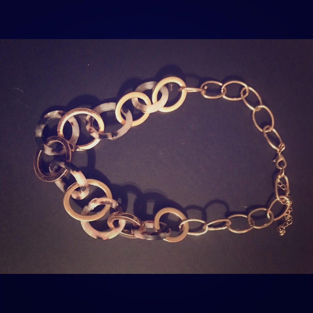 Animal print golden necklace